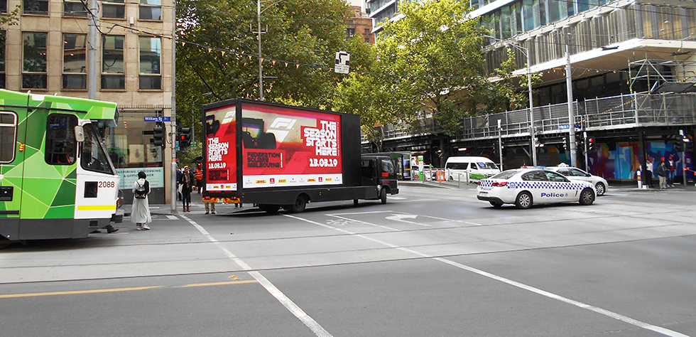 media that moves digital screen formula1 3 980px