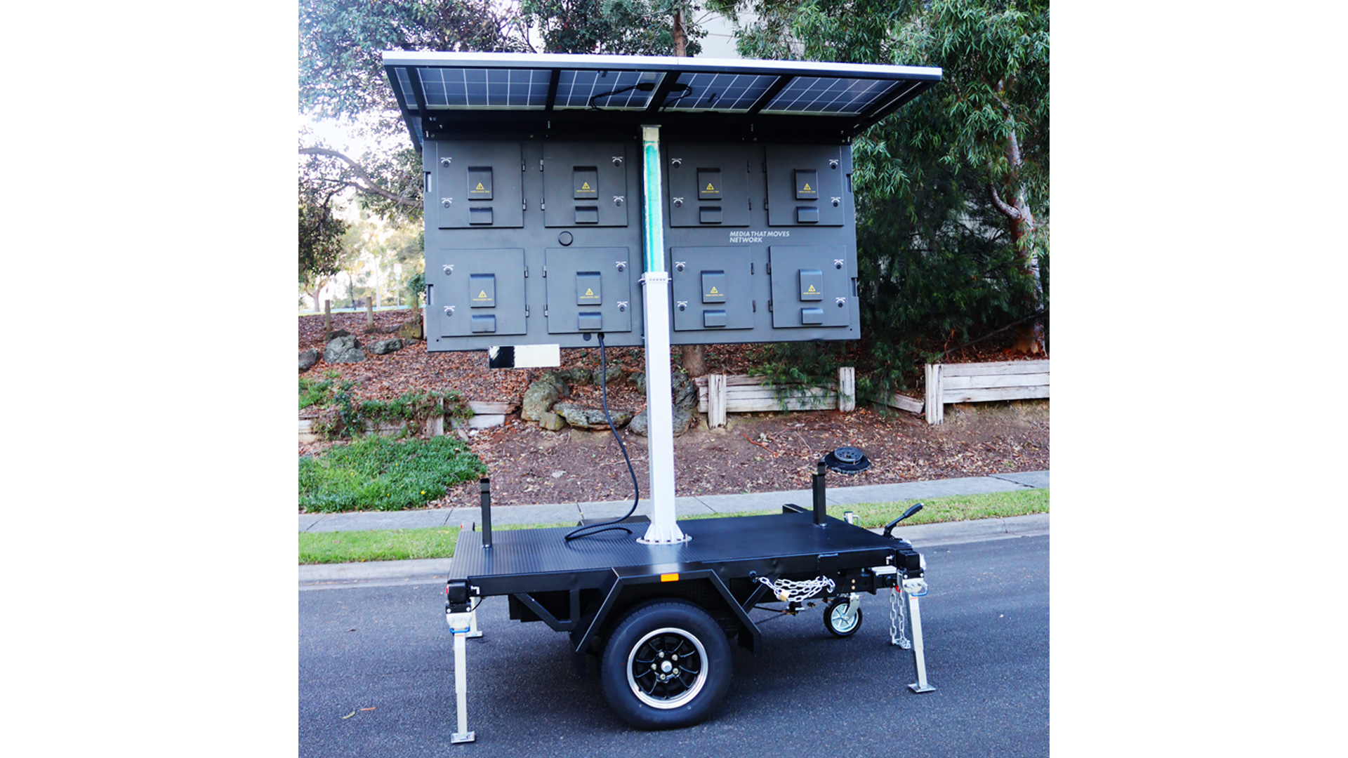 Detail Mobo Solar Ad Trailer from Media That Moves Network